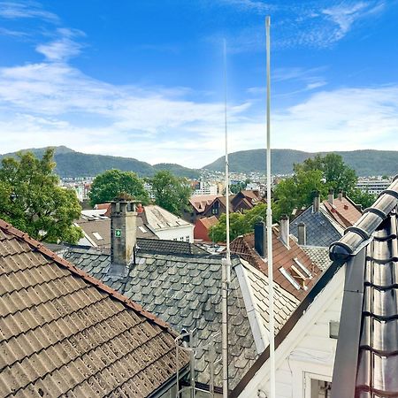 View To Bryggen - Renovated Dec 24 - Historic Cobblestone Street Daire Bergen Dış mekan fotoğraf