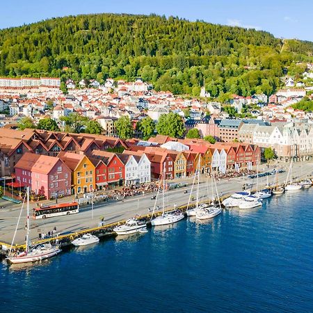 View To Bryggen - Renovated Dec 24 - Historic Cobblestone Street Daire Bergen Dış mekan fotoğraf