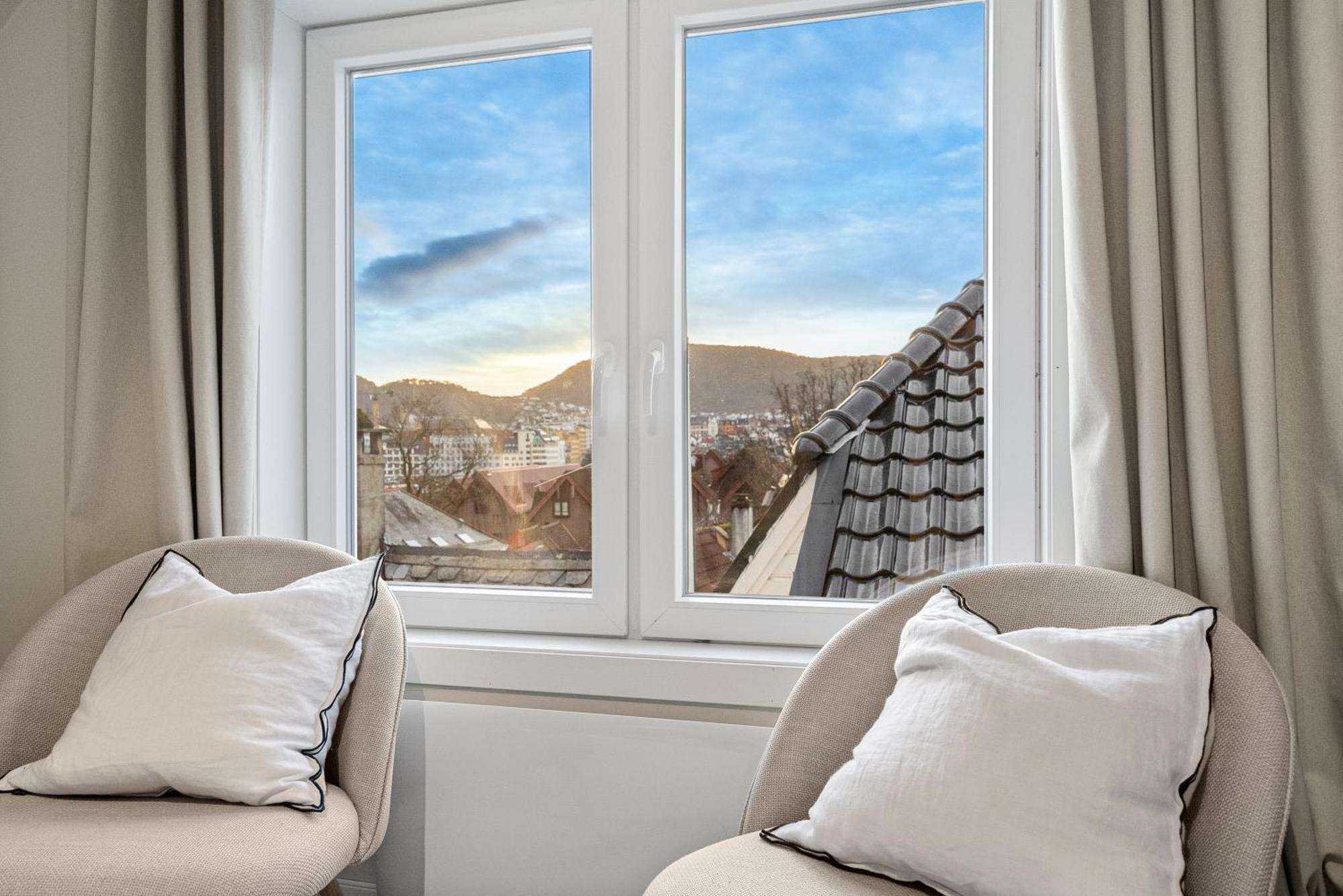 View To Bryggen - Renovated Dec 24 - Historic Cobblestone Street Daire Bergen Dış mekan fotoğraf